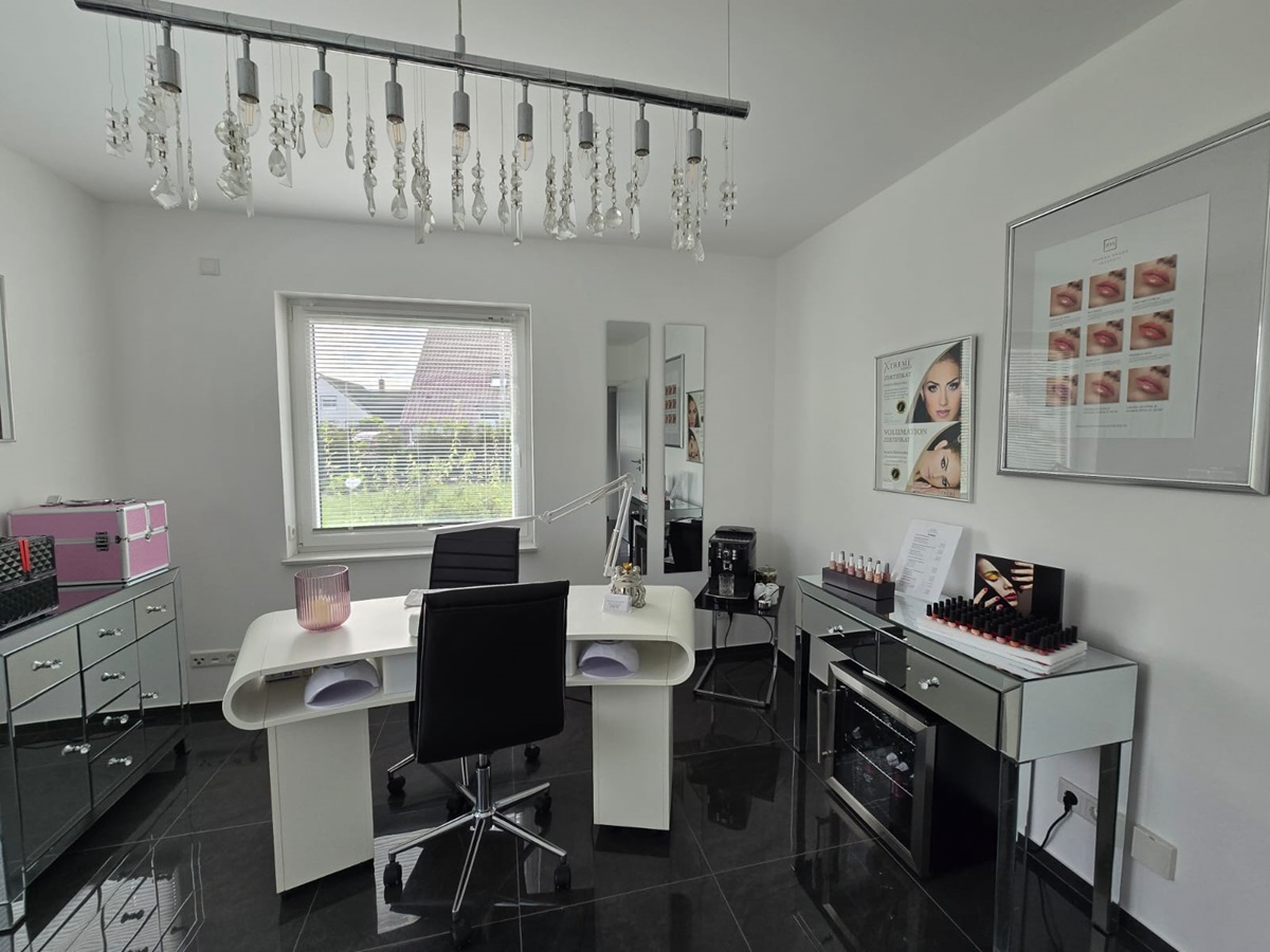 Professionelles Nageldesign Professionelles Nageldesign